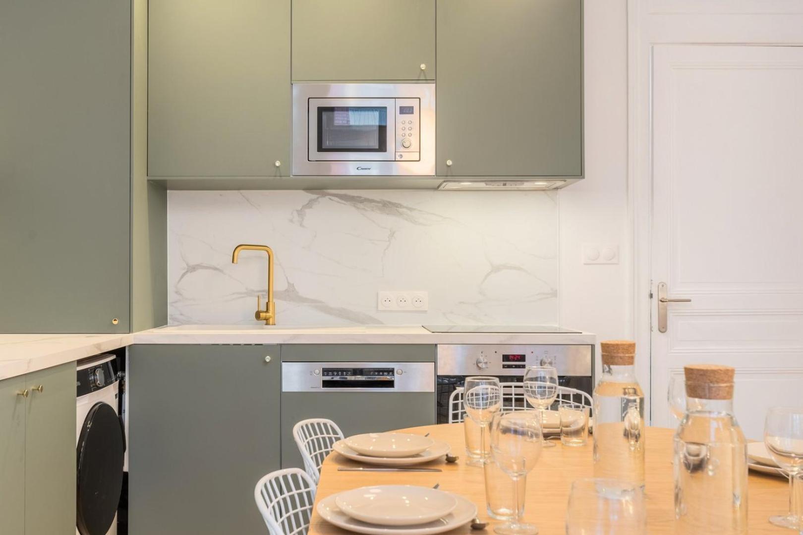 5-bedroom House In The Centre Of Lille. Guest house Lille
