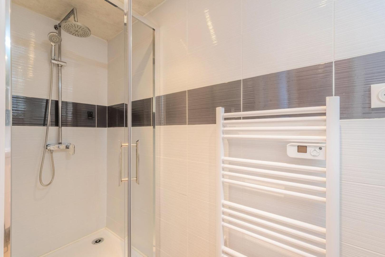 Guest house 5-bedroom House In The Centre Of Lille. *
